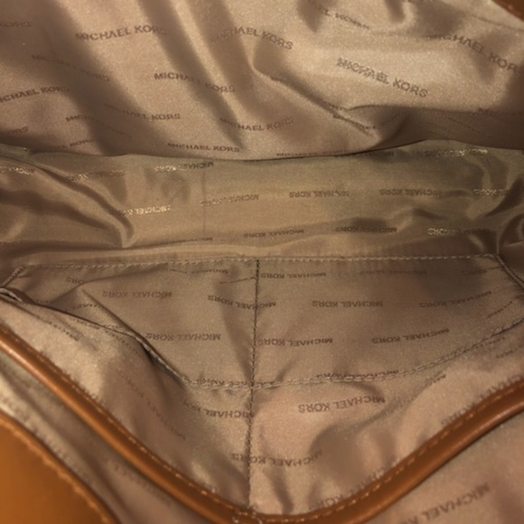 Authentic Michael Kors purse - Picture 3 of 4